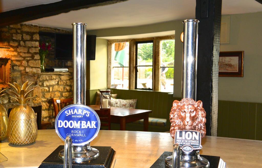 Coach & Horses Hotel Bourton-on-the-Water Room photo